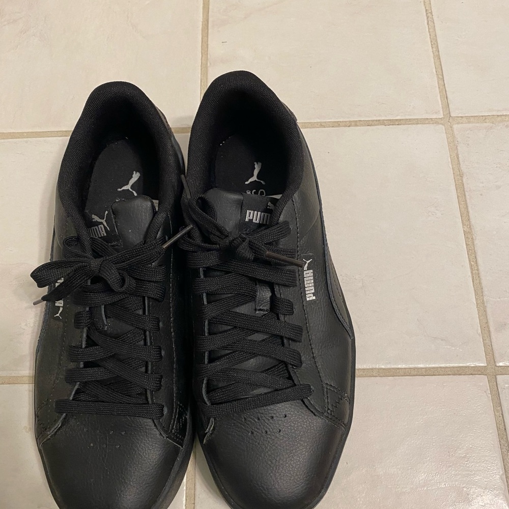 Puma Women’s Black Sneakers